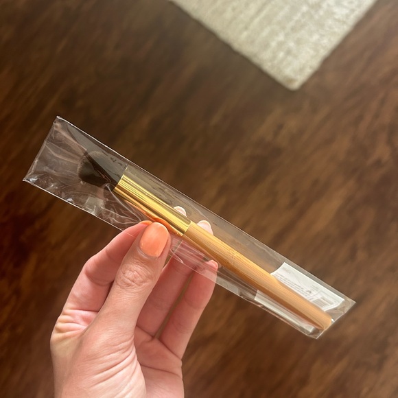 tarte concealer buffer brush (NWT) - Picture 4 of 4